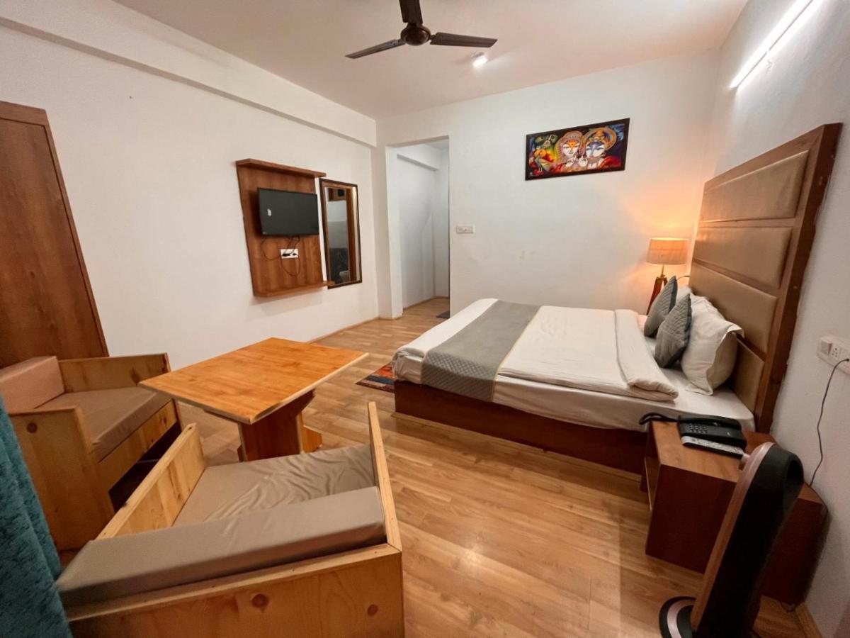 Himalayan Riverpark - A Four Star Luxury Hotel, Manali Экстерьер фото